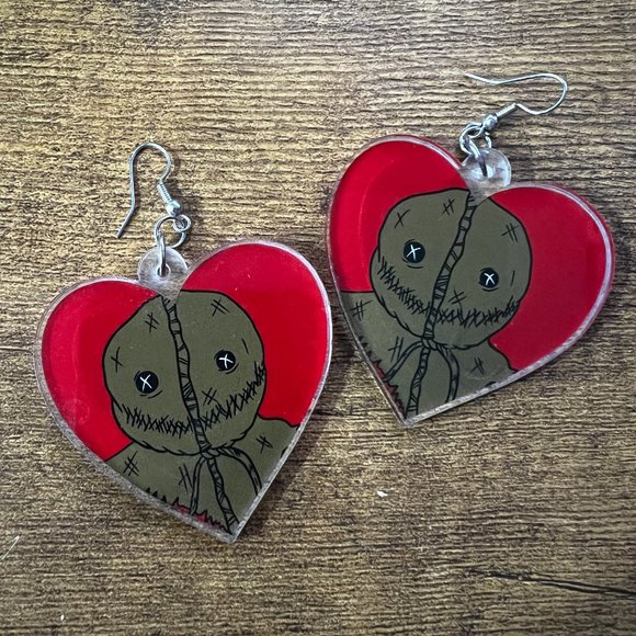 Heart Shaped Trick 'r Treat Dangle Earrings - Picture 1 of 3